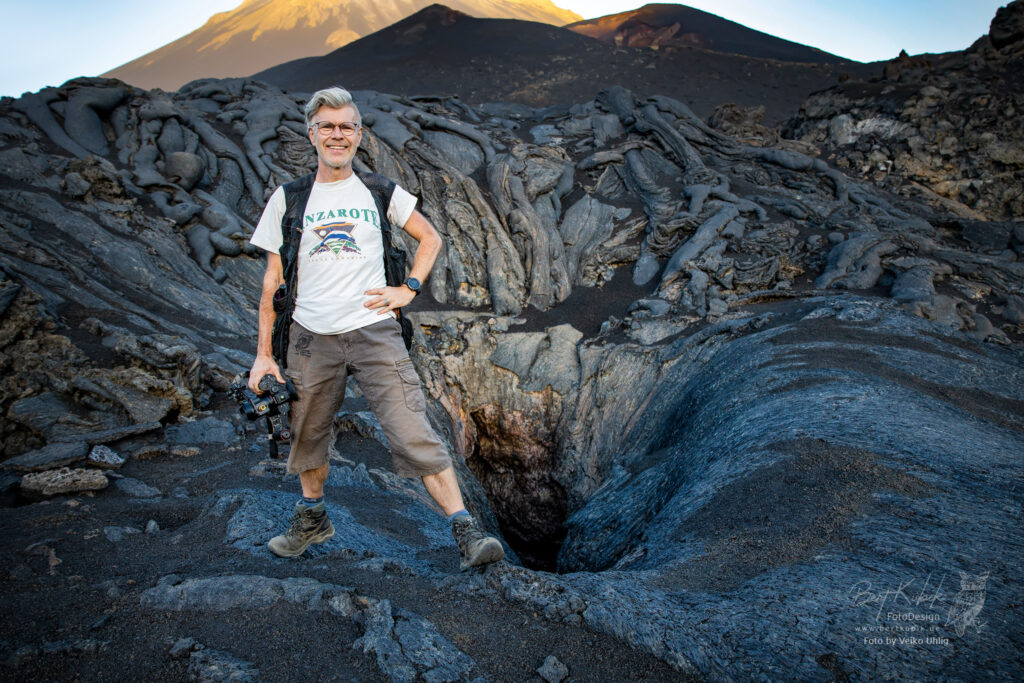 Bert Kubik mit Kamera in der Cha das Caldeiras Fogo