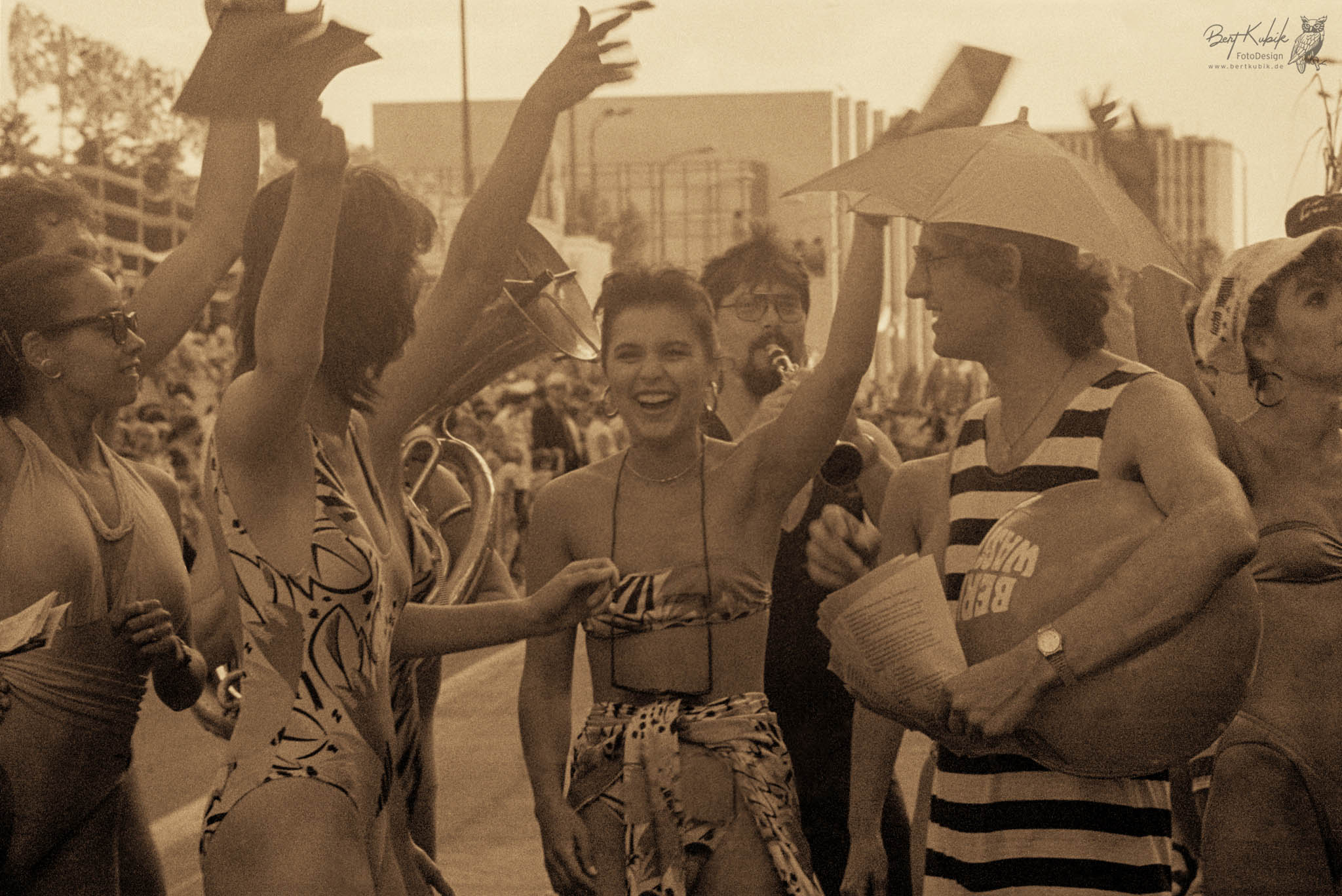 Fotos "Hinter den Kulissen" und Impressionen zu Foto-Motiven aus den ersten reichlich 10 Jahren Fotografie in seinem Leben in Berlin zu DDR-Zeiten vom späteren FotoDesigner Bert Kubik